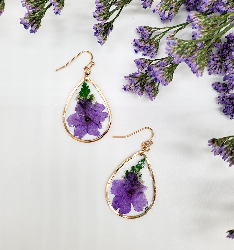 Handmade Dried Flower Botanical Resin Earrings , Real Pressed Flowers Jewelry Gift for her Purple