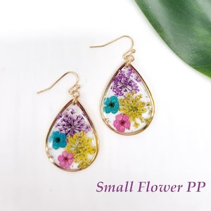 Handmade Dried Flower Botanical Resin Earrings , Real Pressed Flowers Jewelry Gift for her small flower PP