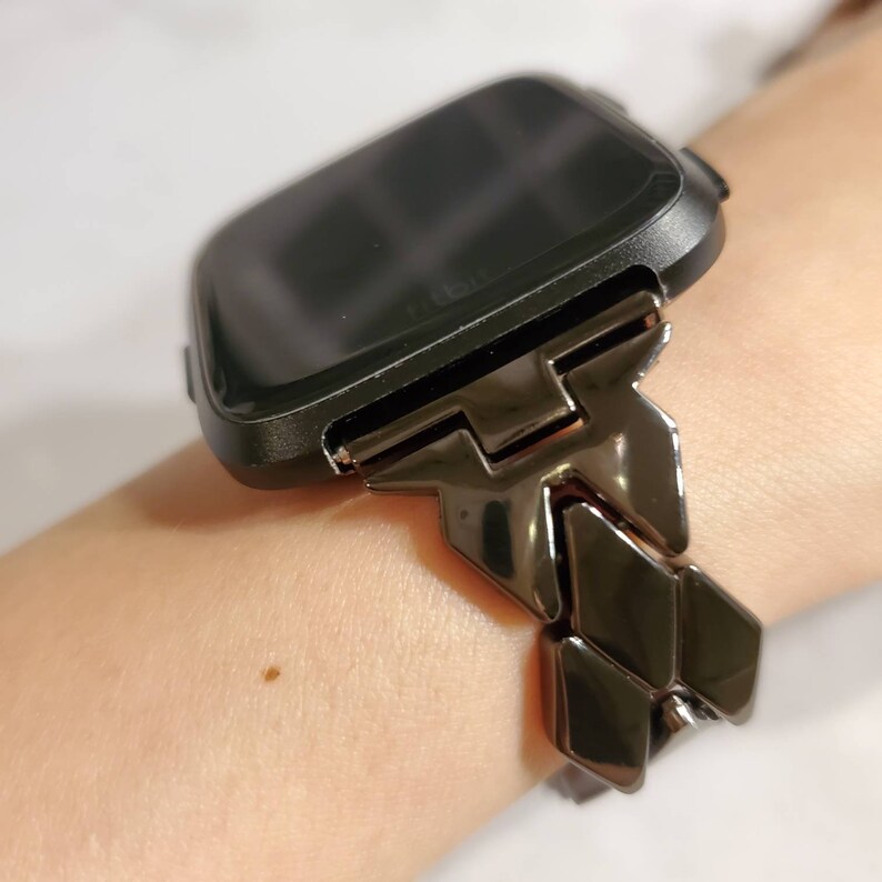 fitbit versa black strap