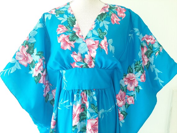 Vintage Never Worn Mint 70s Helena's Hawaii Caftan Ki… - Gem