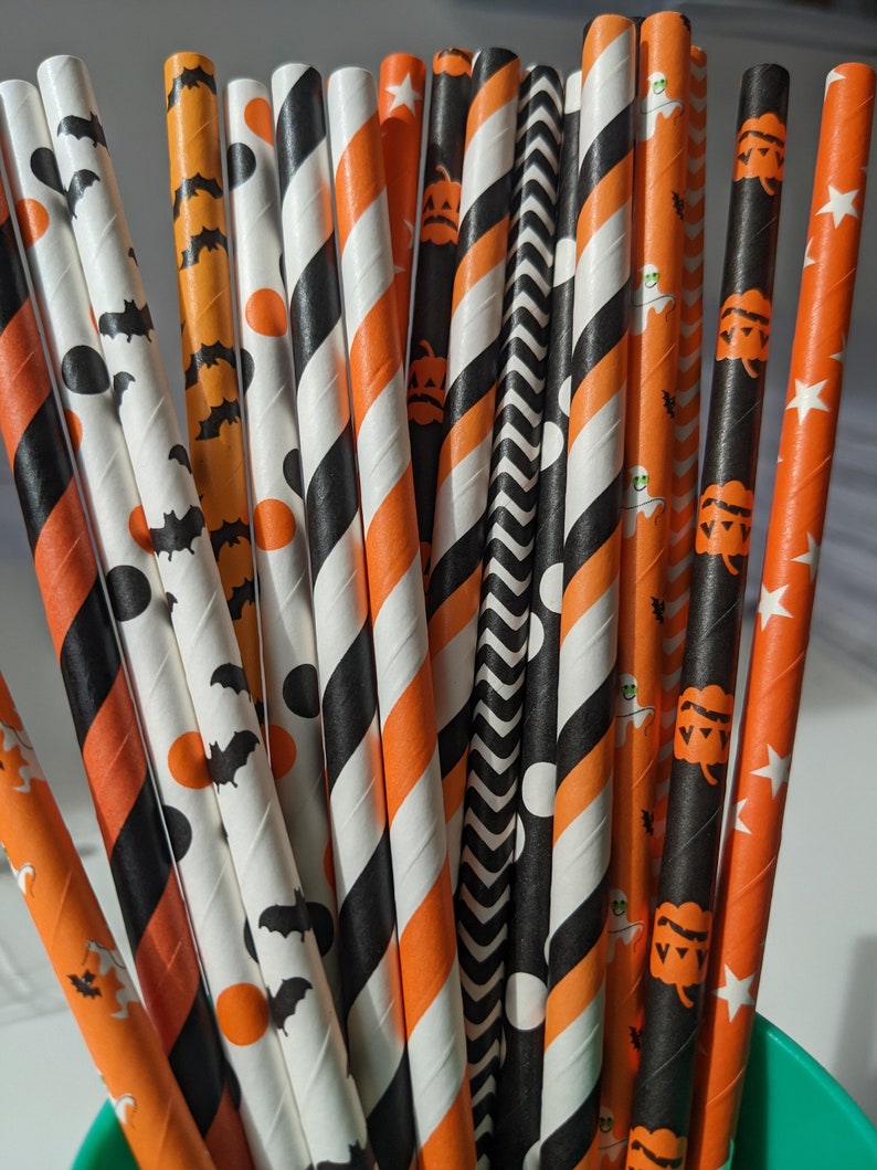 25 x Halloween paper straws biodegradable drinking birthday party striped star bat black orange UK Supplier cake pop image 1