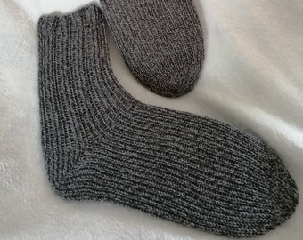 Strickring-Anleitung Socken mit geripptem Schaft