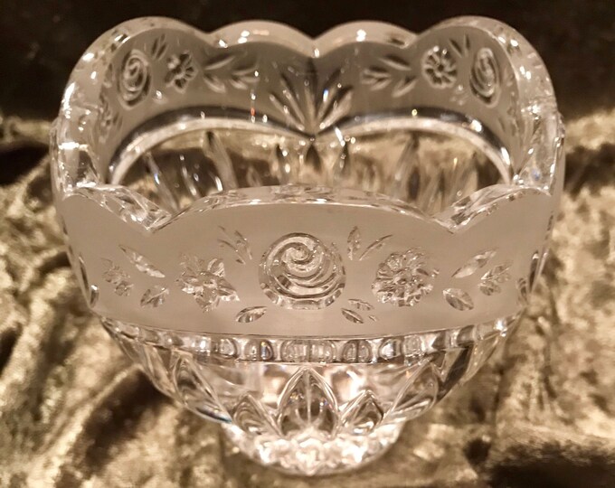 Oneida Silver Company Southern Garden  Crystal Vintage Candy Dish