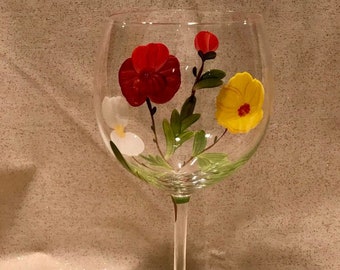 Lovely Flower Vintage Wine Glass