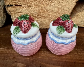 Vintage Strawberry Salt & Pepper Shaker Set