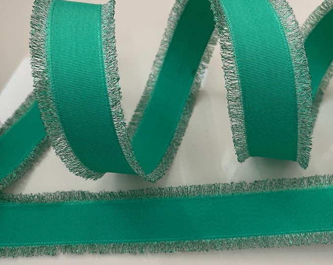1.5” Green Fuzzy Edge Wired Ribbon #676