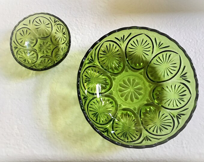 1960’s Green Glass Chip & Dip Bowl Set