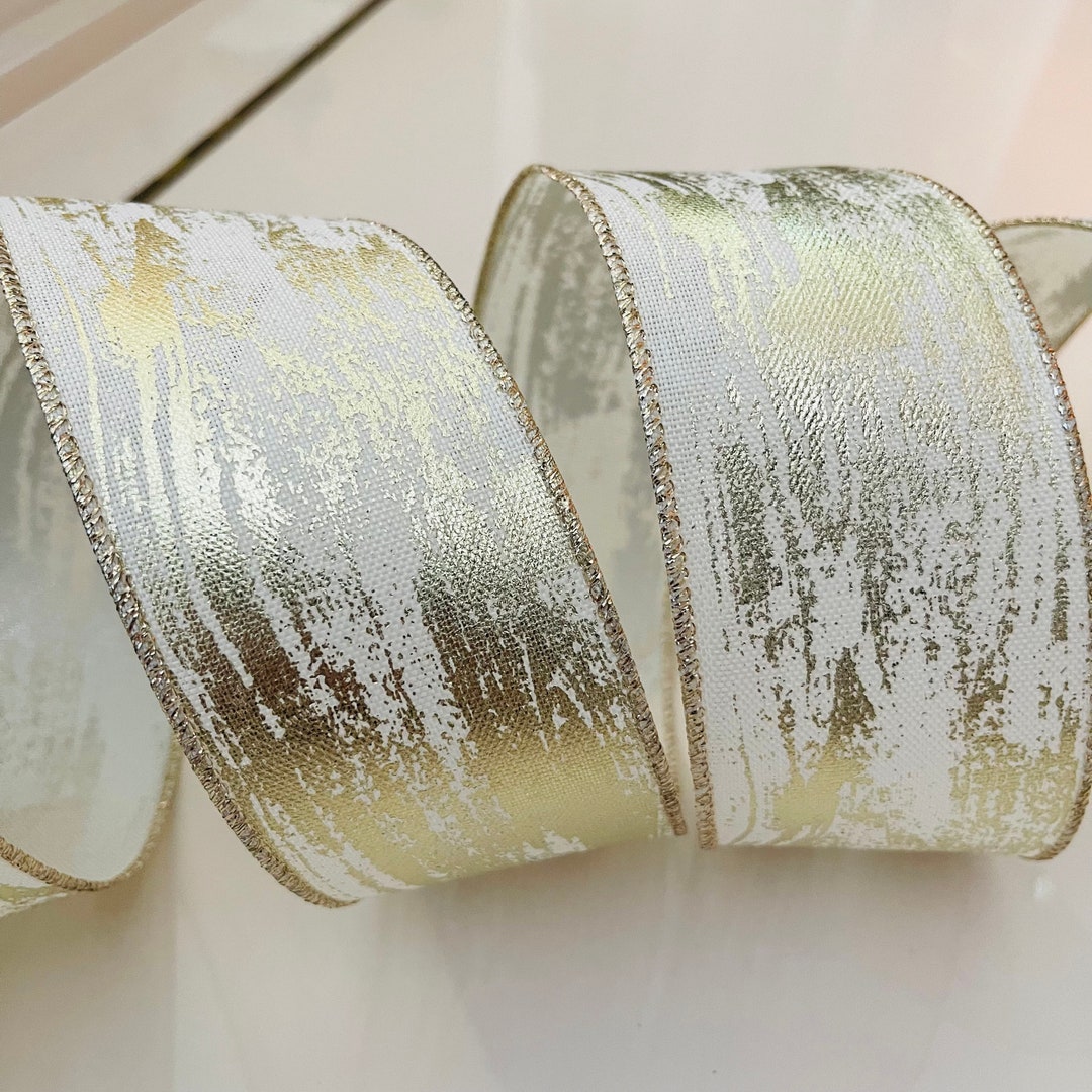 Pierced Ribbon Ovals in Cream