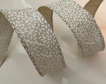 1.5” Beige With White Leaves Wired Ribbon #985 - Sold By The Yard
