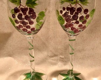 Set of 2 Vintage Grape Wine Glasses