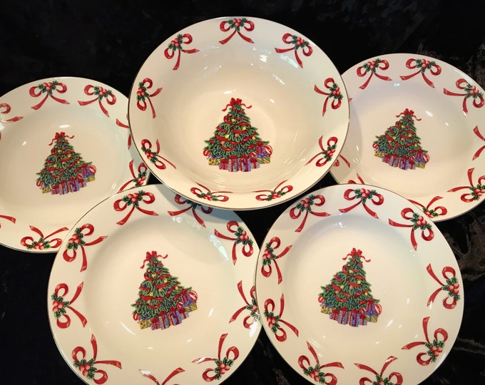 Gibson Housewares Vintage Christmas Tree Plates & Bowl Set - Includes 8 Dessert Plates and 1 Bowl