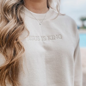 JESUS IS KING | Sand Sweatshirt