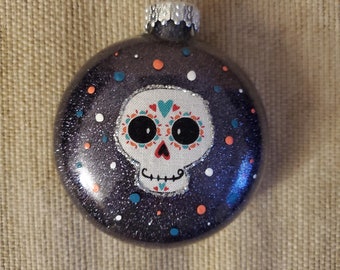 Small sugar skull ornament
