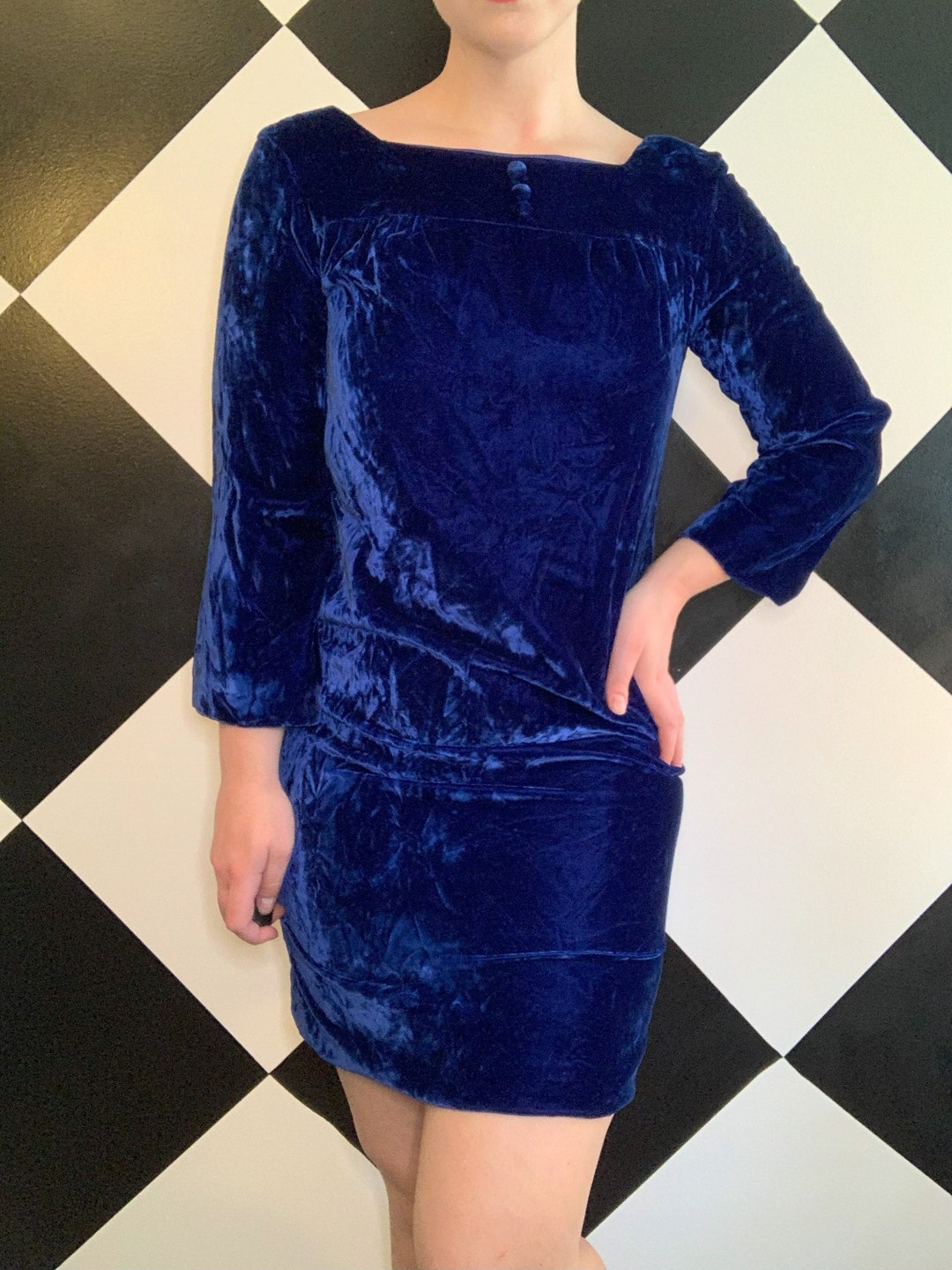 Mini abito tubino vintage in velluto blu degli anni '60 Italia