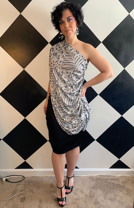 Stunning Vintage 1980s One Shoulder Jewoo's by Han