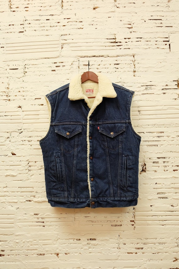 levis sherpa vest