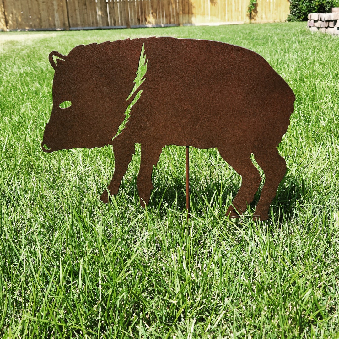 Javelinapigyard Artoutdoor Garden Stakesrusty Metal Etsy