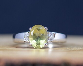 Anillo de cuarzo verde dorado, anillo ovalado de cuarzo natural, joyería de cuarzo, idea para el Día de la Madre, anillo de cuarzo limón, anillo solitario, joyería de boda