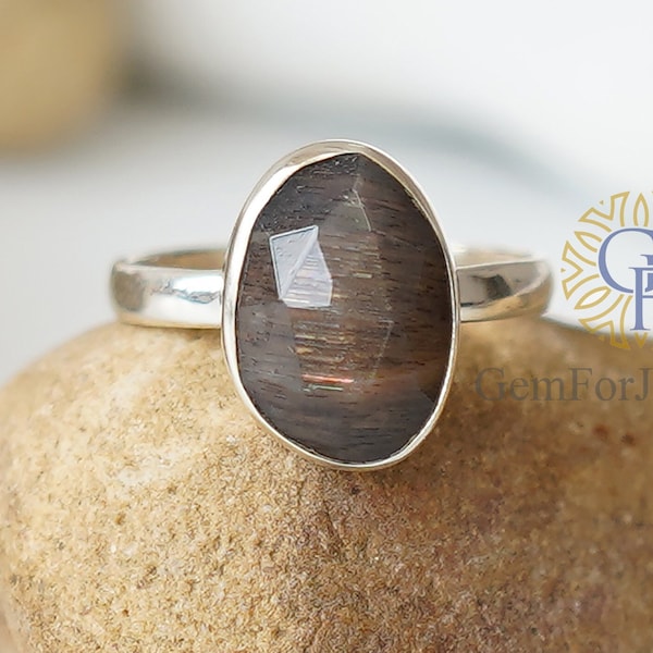 Golden Moonstone Ring, Rose Cut Jewelry, Moonstone Crystal Ring, Natural Gemstone Birthstone Jewelry, Gift For Her