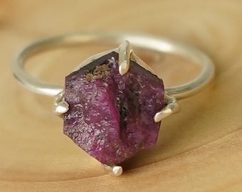 Raw Ruby Hexagon Ring, Antique Ruby Ring, Silver Handmade Ring, Ruby Crystal Ring, Uncut Stone Ring, Raw Gemstone Ring, July Birthstone Ring
