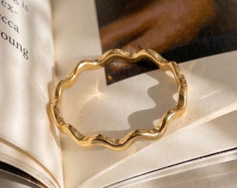 Anello a onda in oro, anello placcato oro 14 carati, anello impilabile delicato per donna, anello ondulato, fede nuziale minimalista, regalo per donna