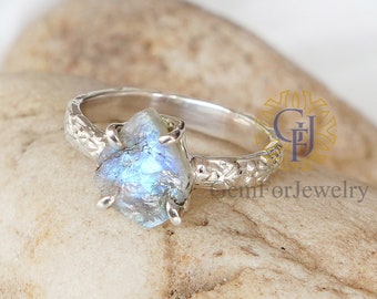 Raw Moonstone Floral Band Ring, Texture Band, Blue Moonstone Crystal, Handmade Ring, Raw Gemstone Ring, Healing Crystal, Christmas Gift