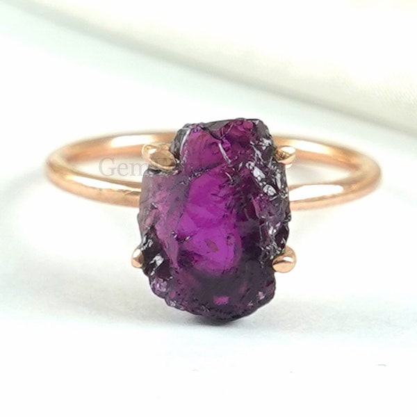 Raw GRAPE Garnet Ring, Rhodolite Grape Garnet JEWELRY, Raw Crystal Ring, January Birthstone Jewelry, Statement Ring, Garnet Ring For Women