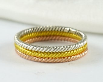 重ね付け可能なスターリングシルバーの細身リングセット、ゴールド＆ローズゴールド、ミニマルな重ね付けリング