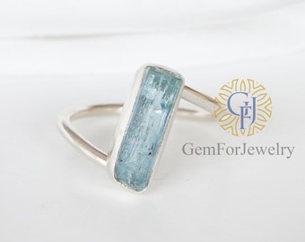 Raw Aquamarine Ring, Aquamarine Pencil Ring, Twisted Band Ring, March Birthstone Jewelry, Silver Handmade Ring, Unique Ring, Gift For Her