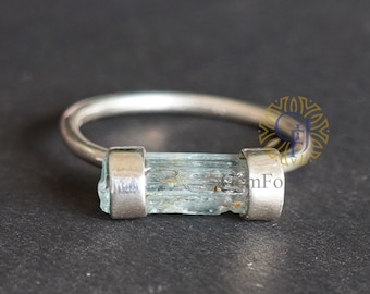 Raw Aquamarine Ring, Natural Stone Pencil Ring, March Birthstone Jewelry, Aquamarine Stick, Silver Handmade Ring, Birthday Gift For Her
