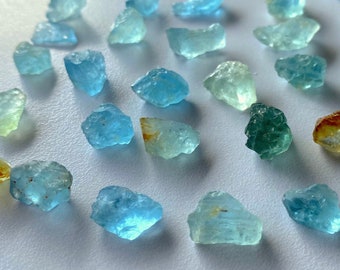 Raw Blue Green Aquamarine Crystal, Natural Aquamarine Rough Stone, Raw Crystal Aquamarine Jewelry, March Birthstone, Raw Aquamarine Loose