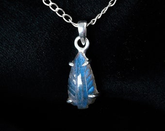 ラブラドライトネックレスペンダント、ブルーラブラドライトクリスタル