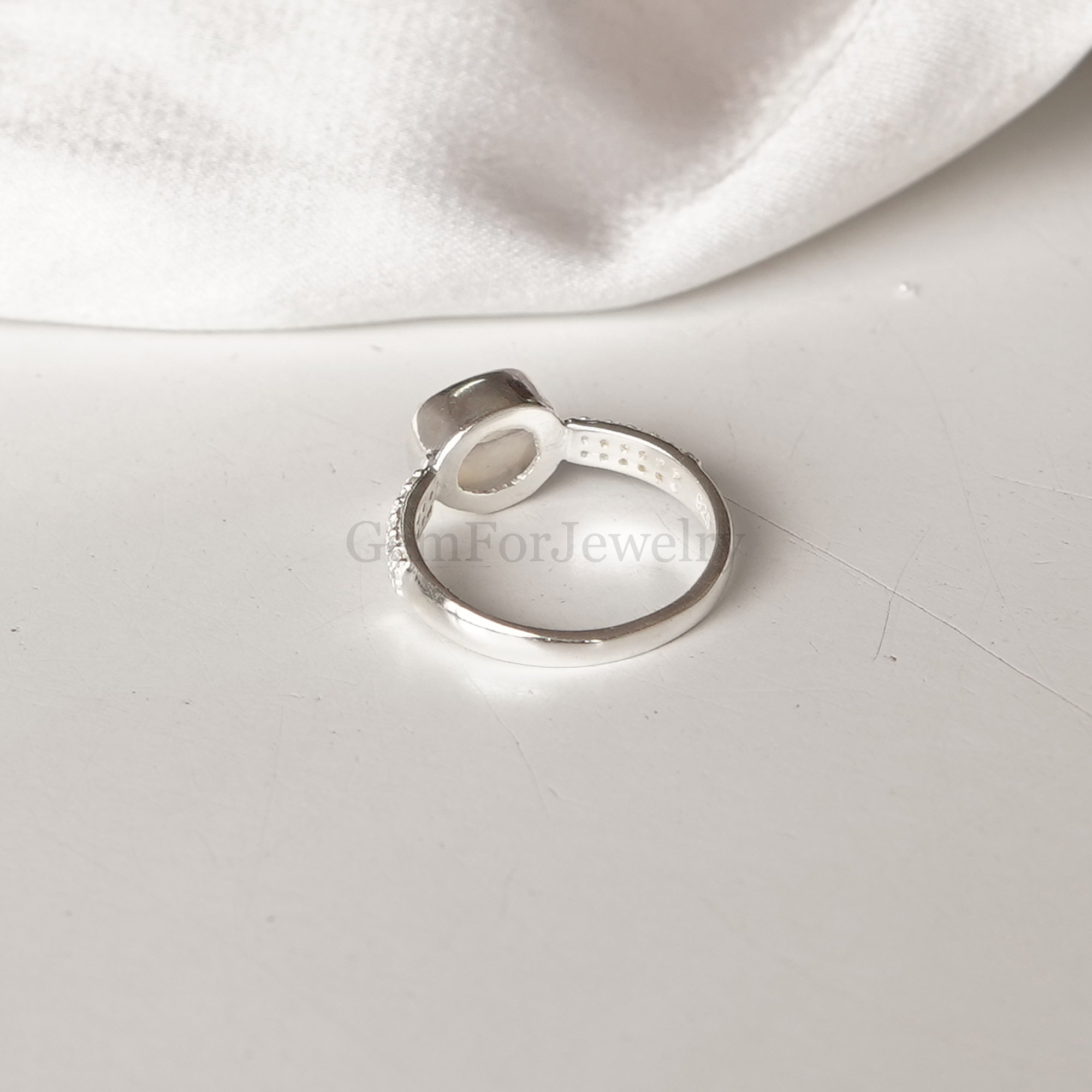 RAINBOW ムーンストーン リング、シルバー ハンドメイド CZ リング、6