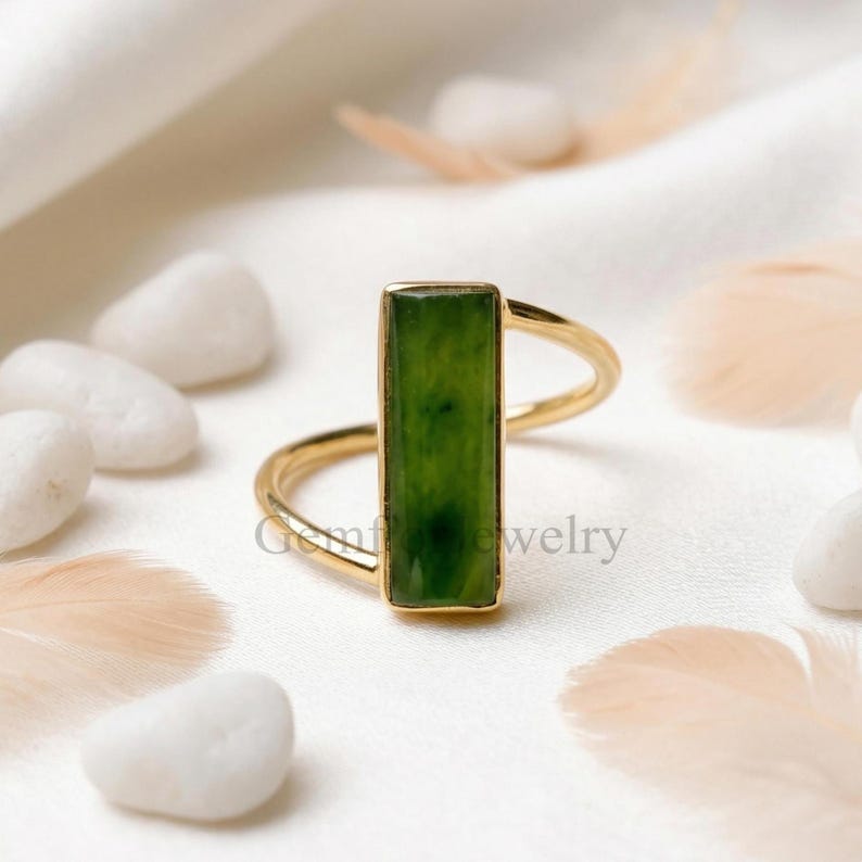 GREEN JADE 14K Gold Ring, Vintage Twisted Band, Engagement Birthstones Rings, Birthday Gift, Gold Ring, Gift for Her