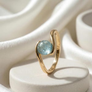 Ronde aquamarijnring, vintage gouden ring, edelsteen van 4 tot 6 mm, gespleten band, handgemaakte sieraden