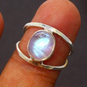 Natural Rainbow Moonstone Silver Ring, Blue Fire Moonstone Ring, Oval Moonstone Ring, Healing Crystal Ring, Sterling Silver Ring, Gift Ring