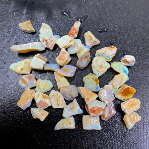 Vit australisk opal, rå, naturlig obehandlad blågrön eldopal, opal av fin kvalitet, rå kristall i bulk, rå oslipad ädelsten, 7-22 MM bild 3