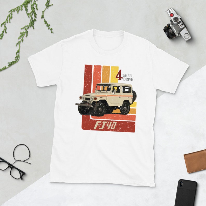 Retro Toyota Land Cruiser FJ40 T-Shirt - Unisex Short Sleeve Vintage Car Tee - 100% Ring-Spun Cotton Soft Graphic Shirt