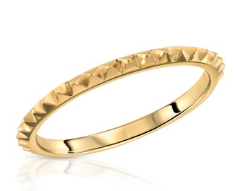 La pointe - custom handmade 14-karat gold thin eternity ring with spikes