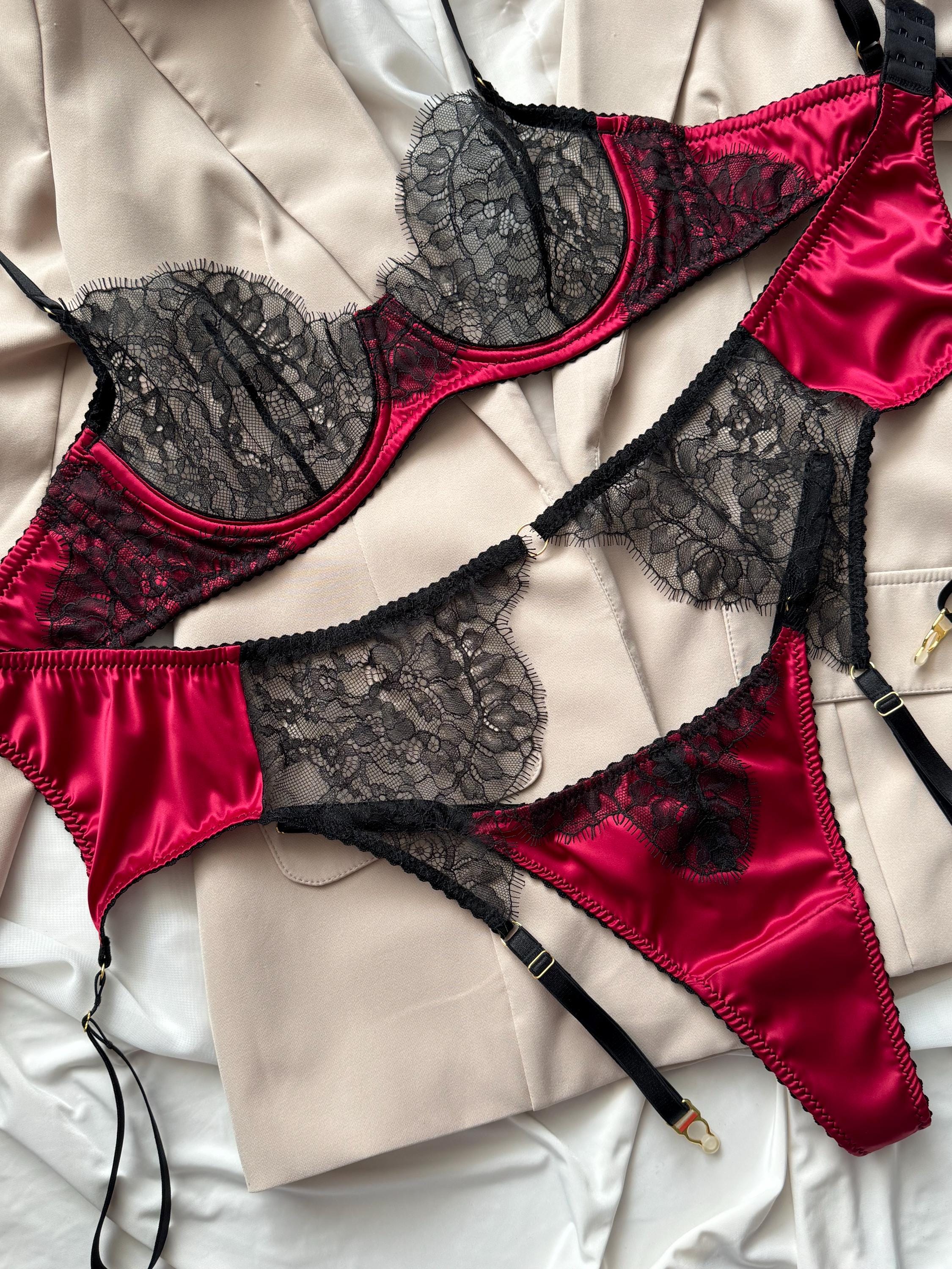 Selente Luxury Love - Ensemble Lingerie 4 Pièces Satin Chic : Soutien-Gorge, Porte-Jarretelles, String Et Bandeau Yeux - Fabriqué En UE
