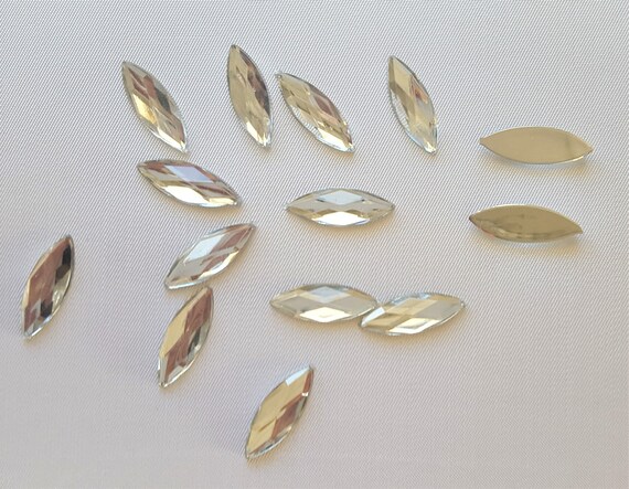 20 Perlen STRASS quadratisch zum aufkleben Acryl TRANSPARENT 12 mm Schmuck