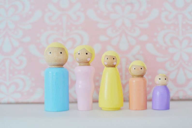 Pastel Doll House Family Peg Doll Family image 2