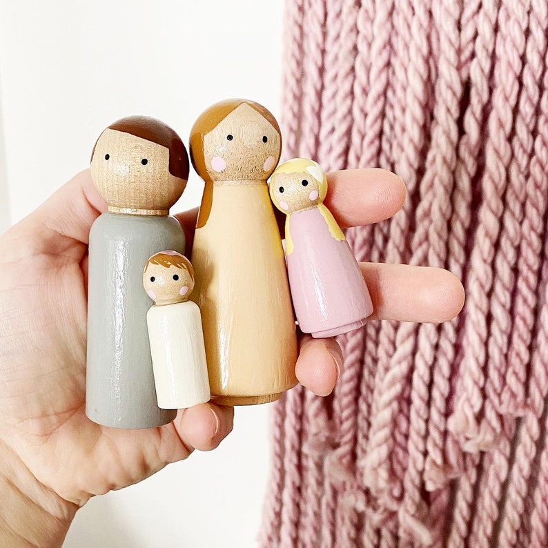 Famiglia di bambole con mollette personalizzate SEMPLICE immagine 2