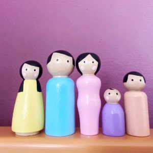 Pastel Doll House Family Peg Doll Family image 3