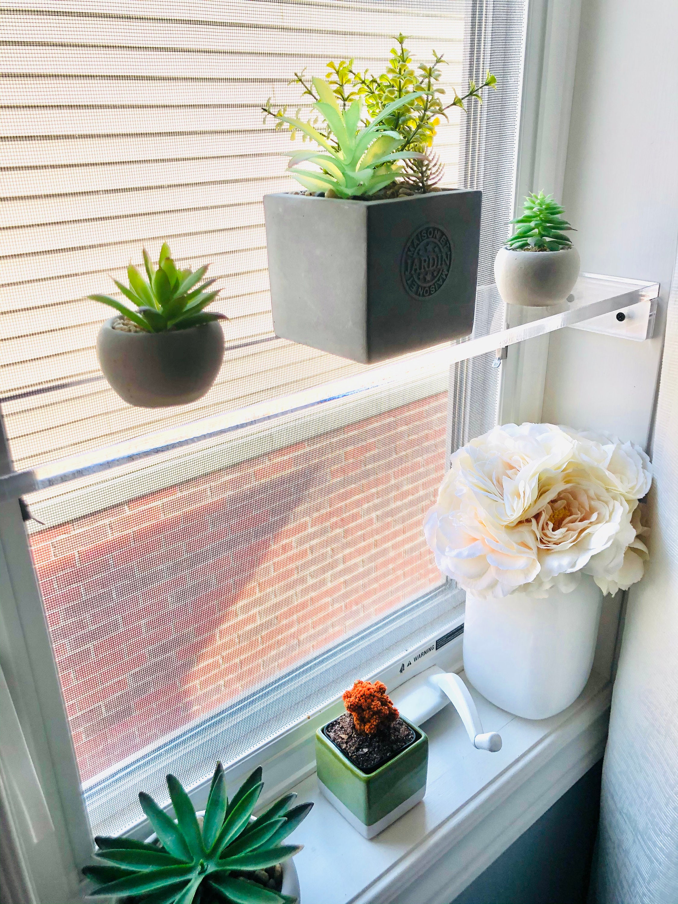 Suction Cup Window Shelf, 12x4 inches Clear Acrylic Indoor Garden Plant  Shelves with Powerful Suction, Window Ledge Extender Hold Planter  Succulents