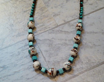 Flower Necklace - Turquoise-colored Square Beads - Gift for Mom - Special Occasion