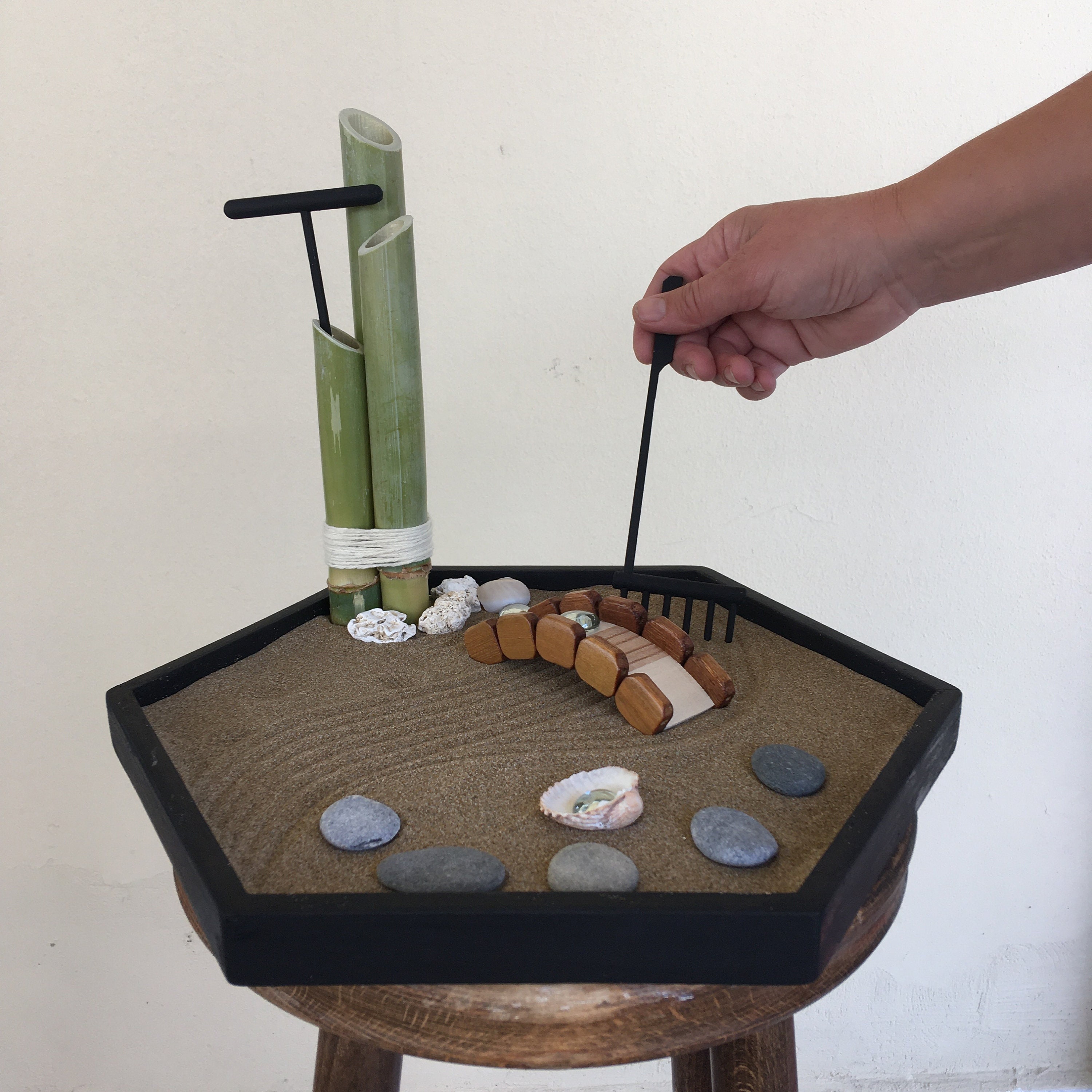 Table de jardin zen hexagonale Sable de méditation pour jardin avec outils