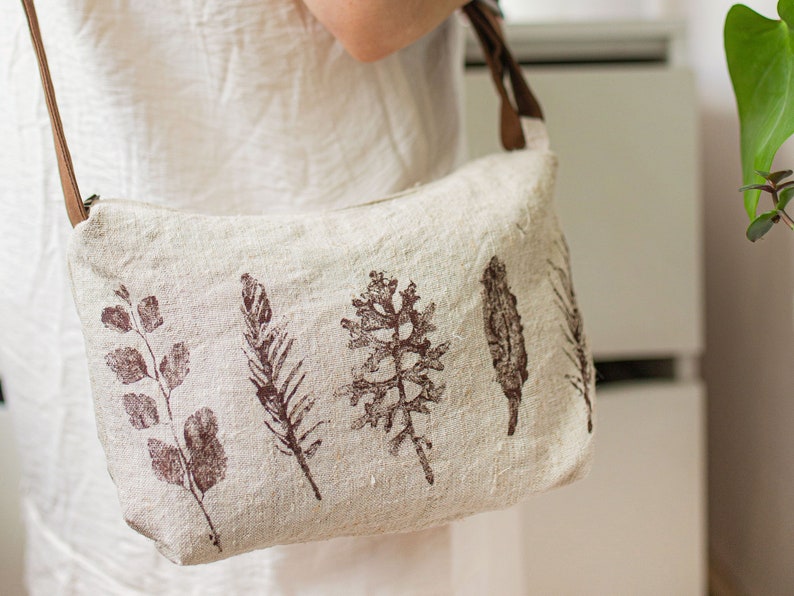 Linen shoulder crossbody Bag Real Plant and feather eco-printing poach Medium size purse 3 pockets with zipper long adjustable straps image 4