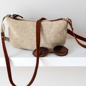 Sac à bandoulière en lin.  Longues lanières réglables en cuir - Petit sac à main