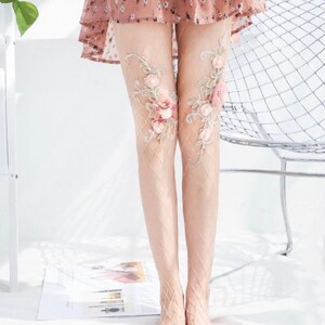 I love her pink fishnets very much
